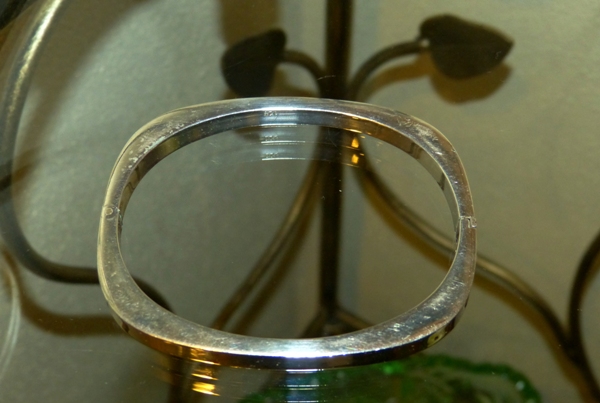 11. srebrna bransoletka, czysta forma, 45 zł